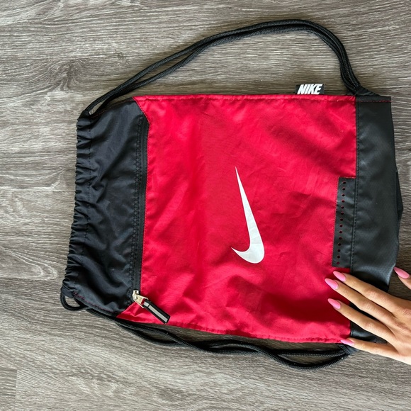 Nike Cherry Red Drawstring Bag - Picture 6 of 9